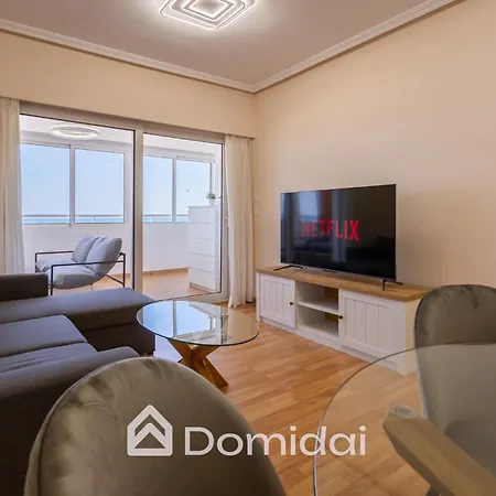 Apartment The Seaview - & Pool By Domidai